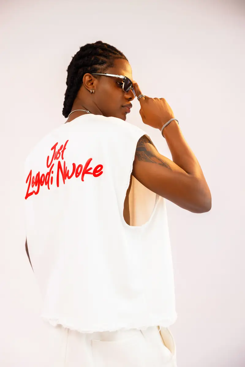 The Legodi set in Bone white, red print, back